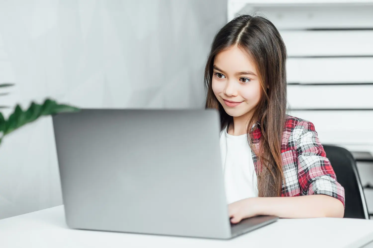 Tips Agar Anak Dapat Memfilter Informasi dari Internet
